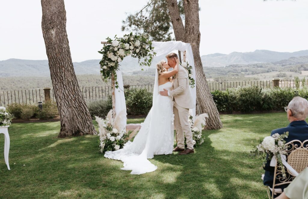 beso ceremonia civil boda