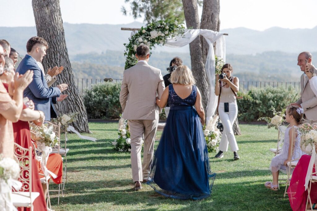 Entrada novio ceremonia civil boda